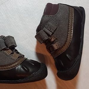 6-9 Months New Carters Every Step Stage 1 Crawling Shoes Size 2